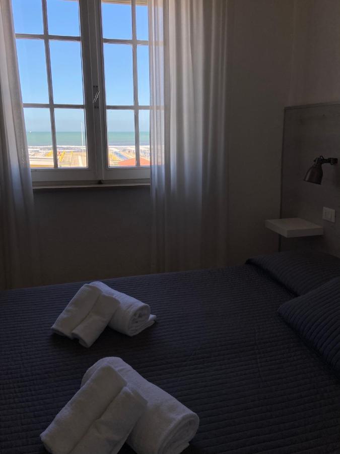 Alba Sul Mare Hotel ลิโด ดิ กามาโยเร ภายนอก รูปภาพ