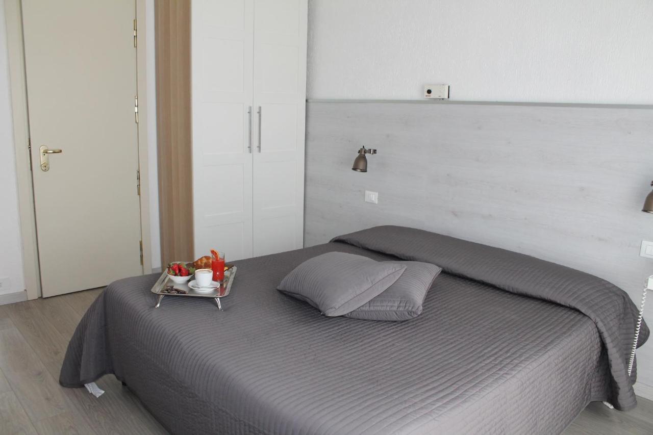 Alba Sul Mare Hotel ลิโด ดิ กามาโยเร ภายนอก รูปภาพ