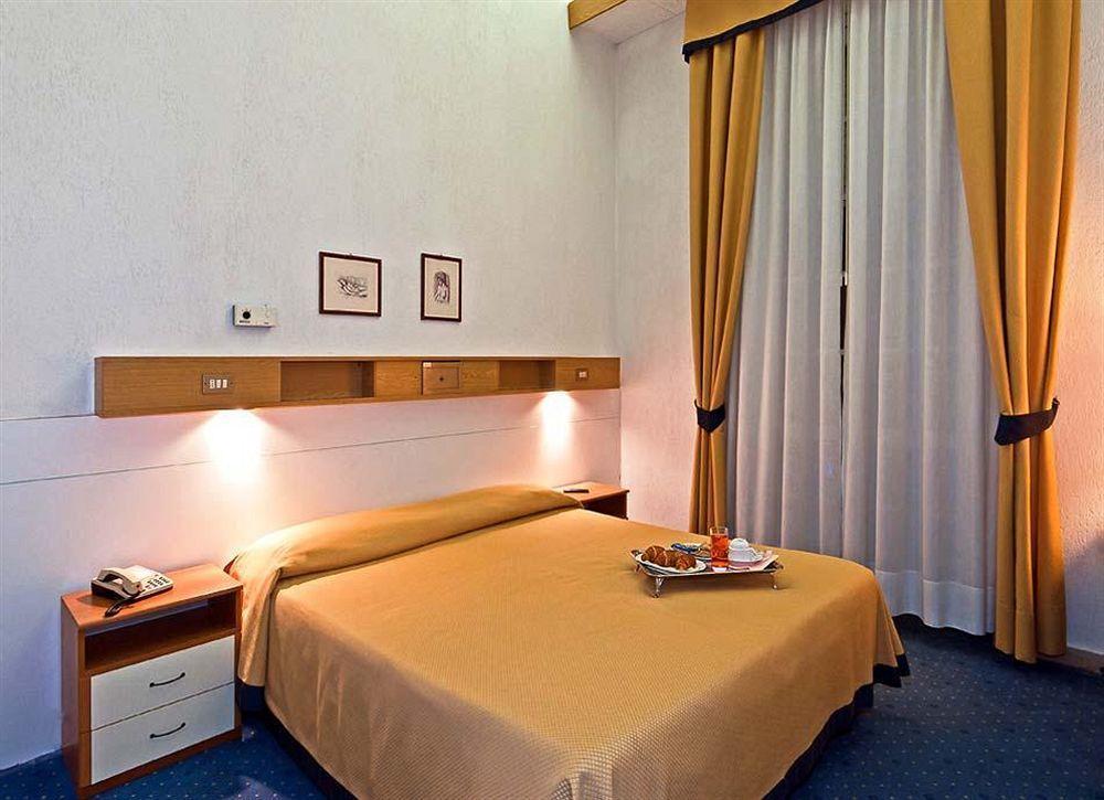 Alba Sul Mare Hotel ลิโด ดิ กามาโยเร ภายนอก รูปภาพ